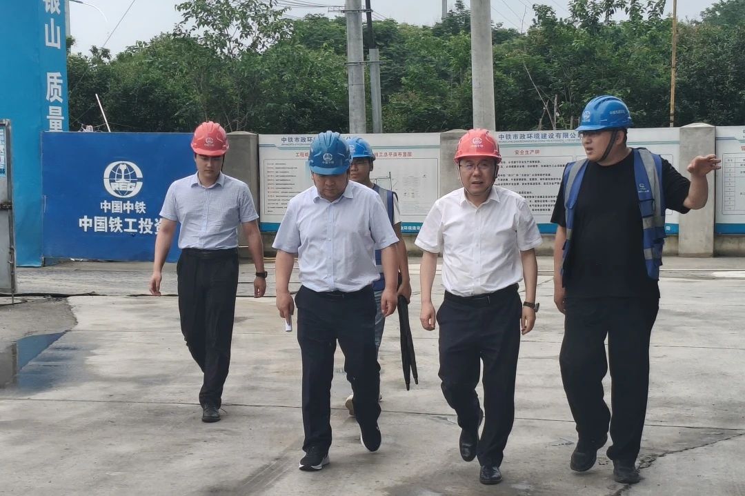 公司黨委書記、董事長李明華到合肥智能中央廚房項目檢查指導(dǎo)工作.jpg